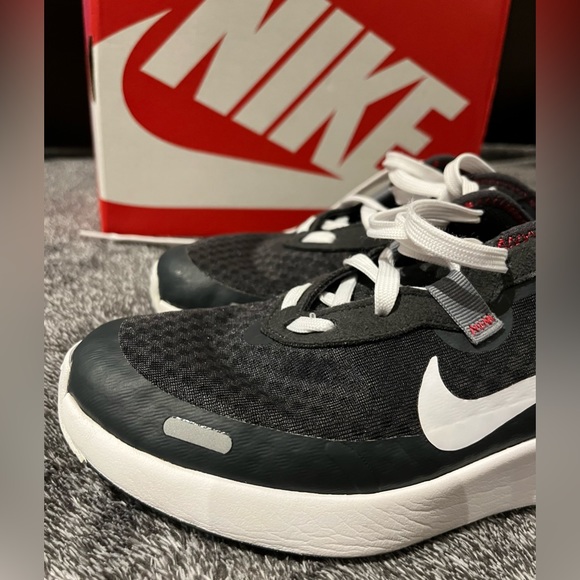 COPY - ✨Host Pick✨NIKE REPOSTO (GS) Youth 6, Women 71/2 - 8 - Picture 14 of 16